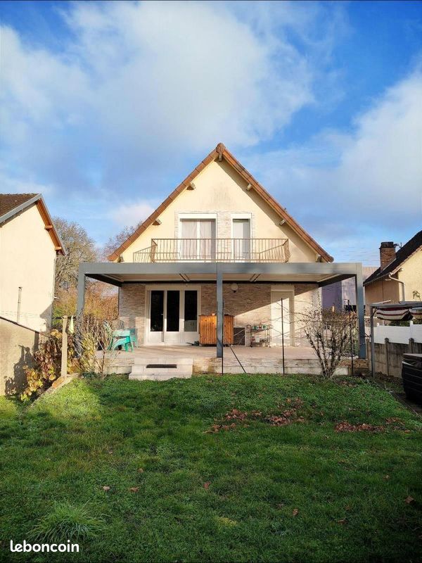 Maison 8 pièces 138 m² · à Bourges · 138 m² · 242 000 €