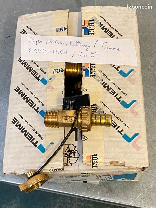 Lot de 97 valve Tiemme 299DG1504 (image 1)