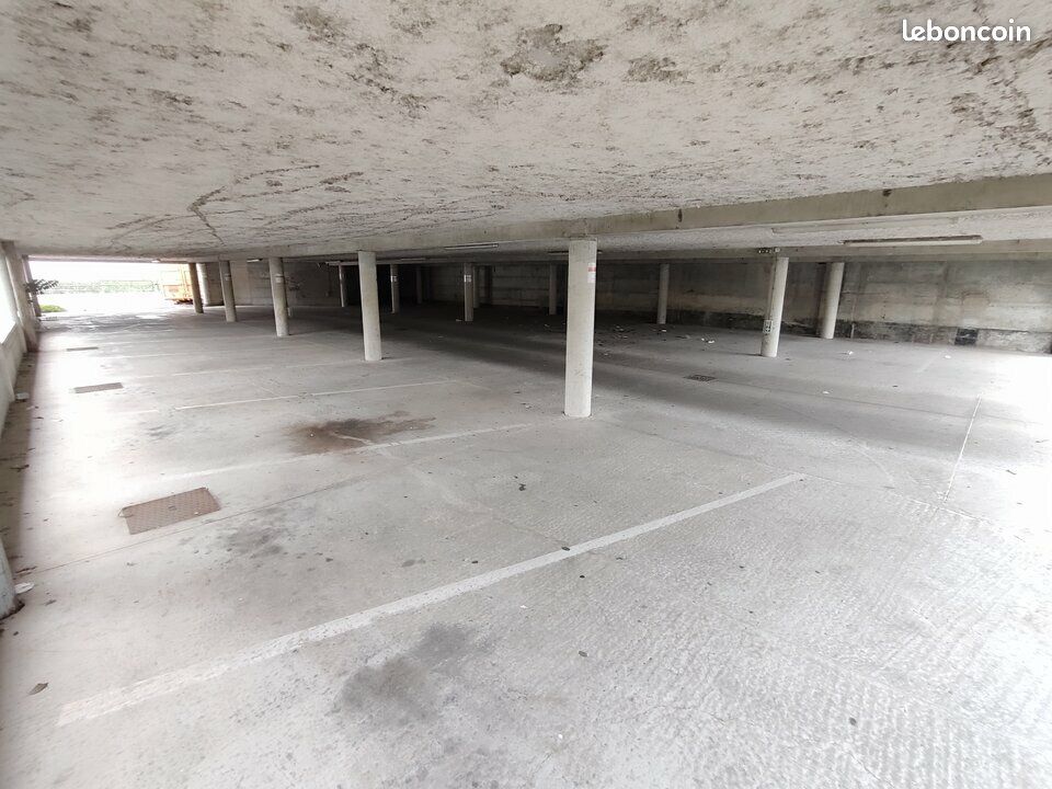 Local commercial 1500 m² BOURGOIN JALLIEU (image 7)