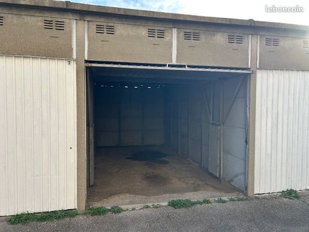 Garage 13 m² Le Pontet