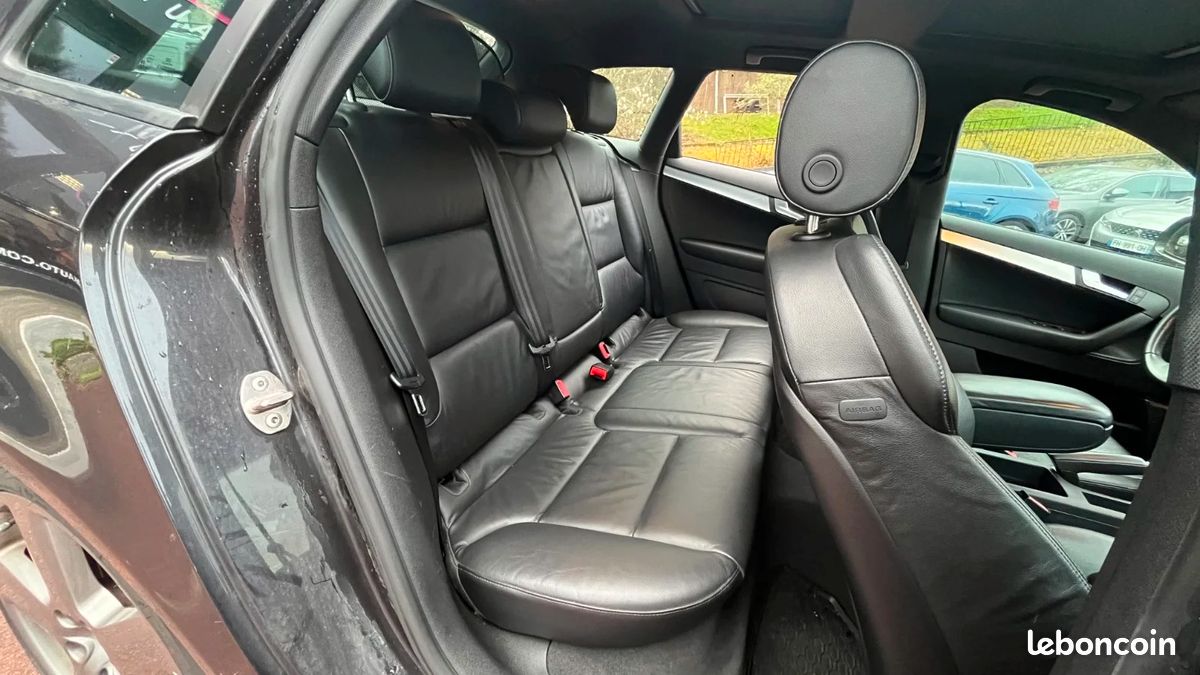 AUDI A3 SPORTBACK 3.2 V6 250 Quattro Ambition Luxe S tronic / TOIT OUVRANT / BOSE (image 19)