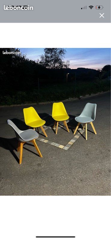 6 chaises scandinaves,2 bleu ,2 jaunes ,2 grises anthracite, 90 euros les 6 ou à 20 euros pièces ,très bon état (image 1)