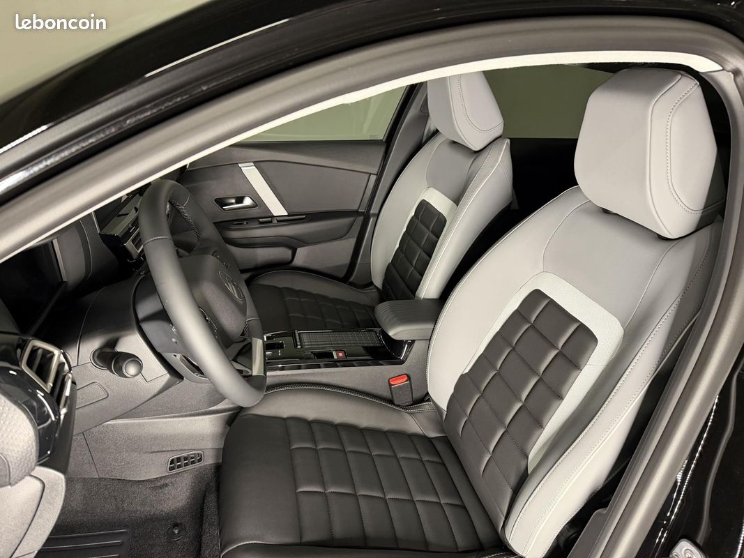 CITROEN C4 III (2) 1.2 HYBRIDE 145 MAX e-DCS6 PACK HIVER TOIT OUVRANT (image 25)
