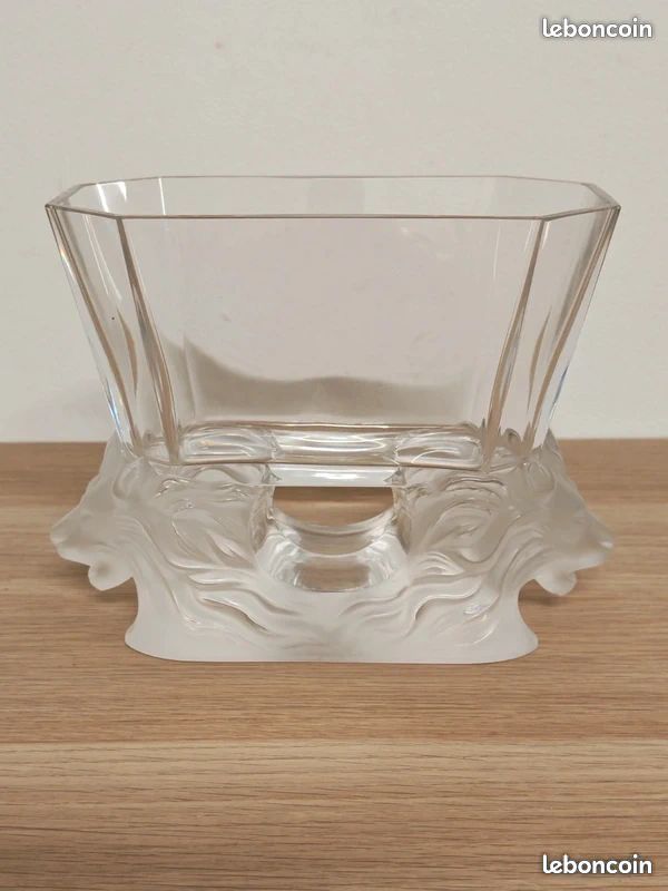 Vase en cristal Lalique modèle Venise (image 1)