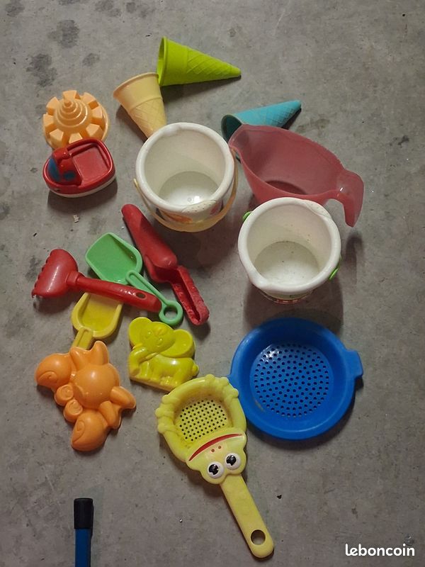 Jeux de plage très bon état_ au choix (image 8)