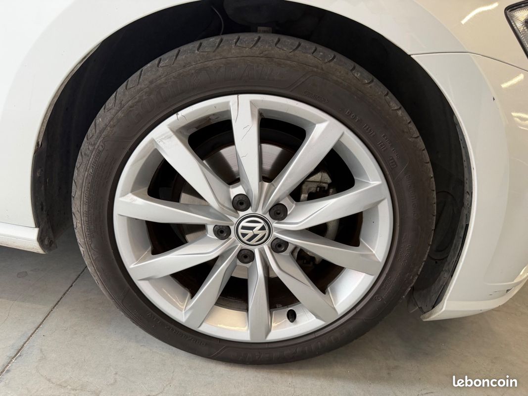 Volkswagen Golf VII Berline Carat BMT DSG CAMERA/CARPLAY/RADARS AV&ARR/ACCÈS ET DÉMARRAGE SANS CLÉ (image 19)