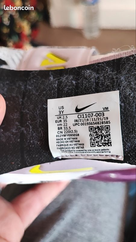 Baskets Nike Air pour enfant – Pointure 35 (22cm US 3Y UK