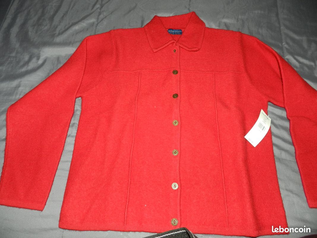 Gilet rouge a boutons manches longues (image 1)