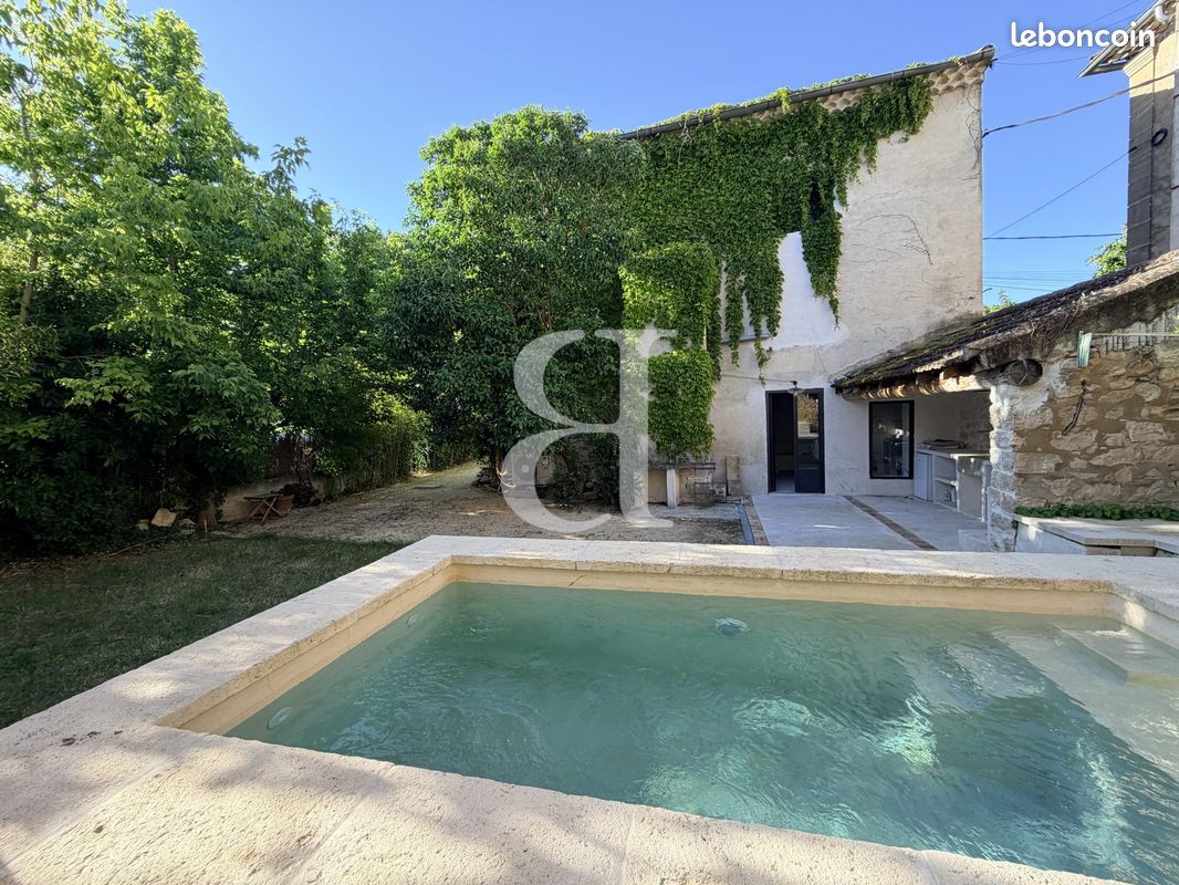 Maison 4 pièces 130 m² · à Pernes-les-Fontaines · 130 m² · 404 000 €