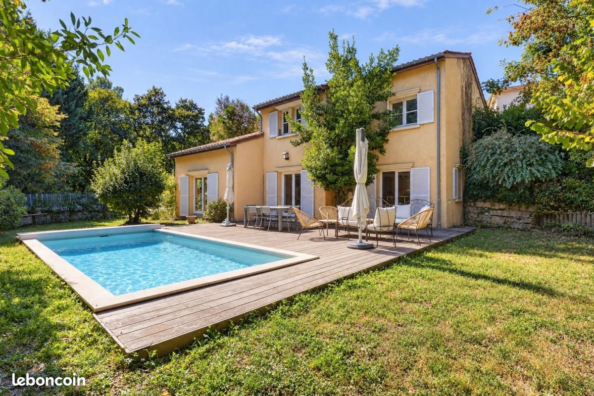 Maison 8 pièces 156 m² · à Écully · 156 m² · 760 000 €