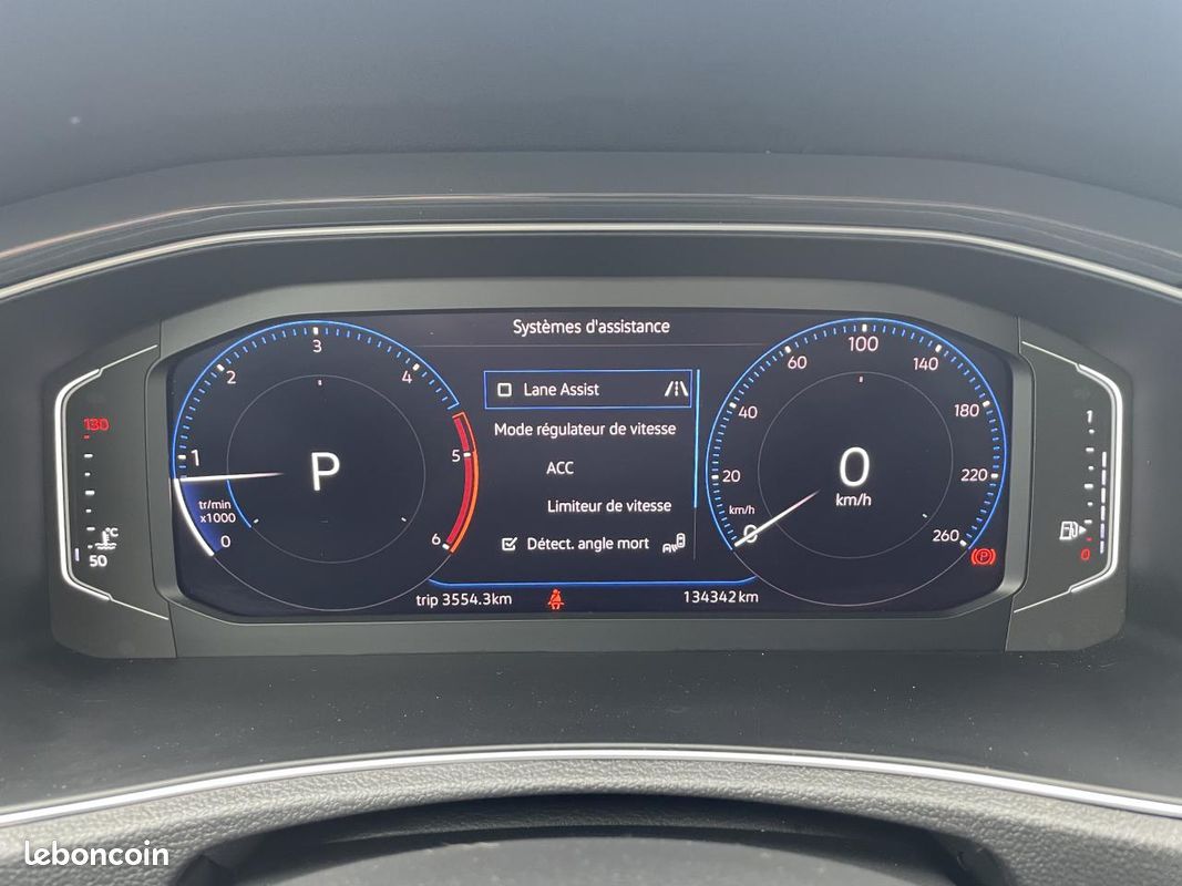 VOLKSWAGEN T-ROC CARAT / 2.0 L TDI / 150 Ch / 4 MOTION / BV DSG / 1 ERE MAIN / TOIT OUVRANT (image 31)