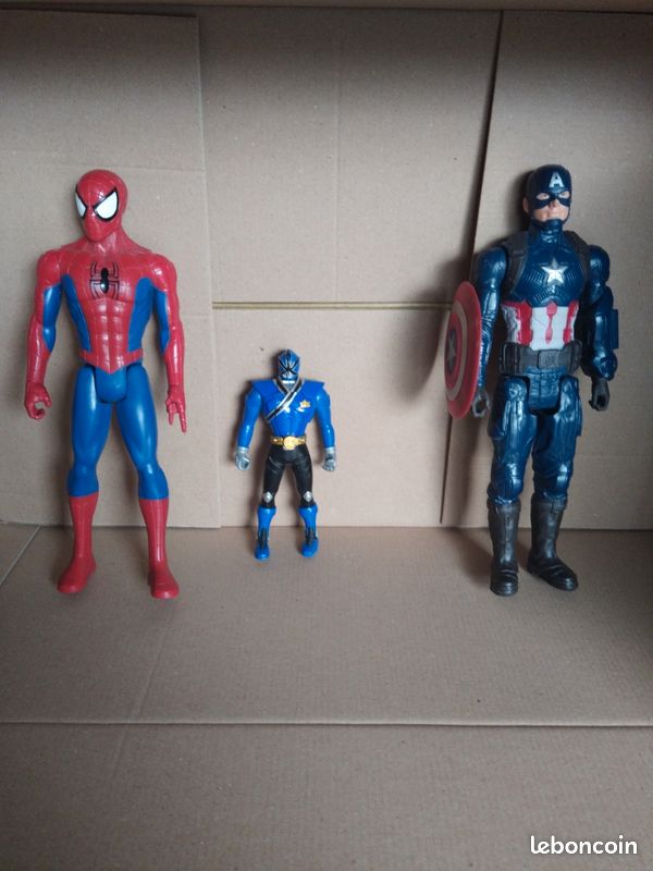 LOT figurines (image 1)