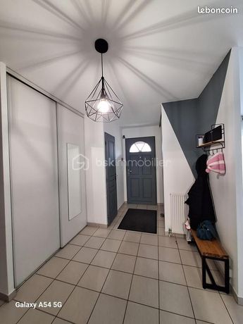 https://img.leboncoin.fr/api/v1/lbcpb1/images/bc/dd/72/bcdd721a99d897c41c8d2c615d94b416c8e43983.jpg?rule=ad-image