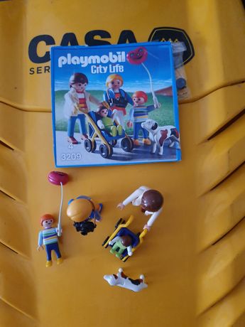 ② Playmobil Famille et poussette (3209) — Jouets