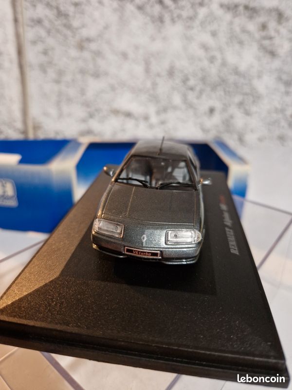 Miniature Renault Alpine V6 Turbo 1/43 - Universal Hobbies - En Boîte - Occasion