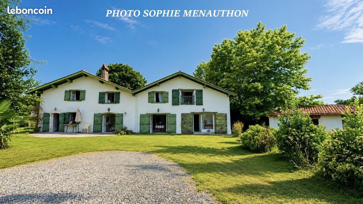 Maison 14 pièces 402 m² · à Urt · 402 m² · 770 000 €