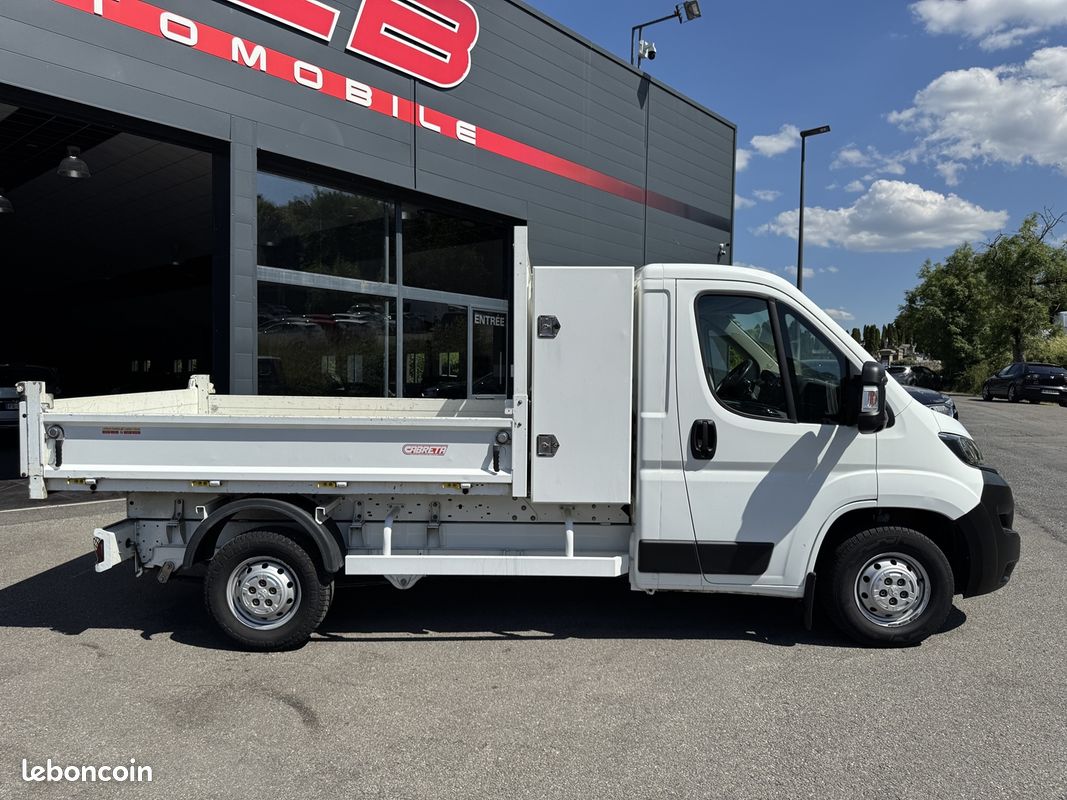 Peugeot BOXER FG 2.0 BLUEHDI 130CV 15 825 HT PLB AUTO (image 3)