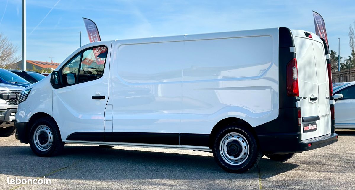 Renault Trafic L2 H1 2,0 BLUEDCI 150CV PACK GRAND CONFORT GPS APPLE CARPLAY + CLIMATISATION + LED + CAMERA AR (image 5)