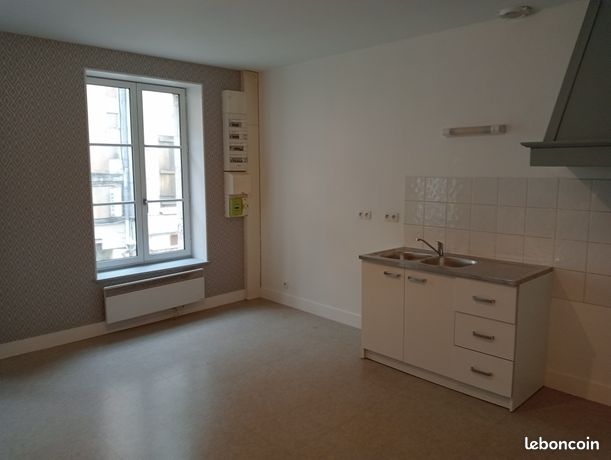 Appartement F4 dans maison de ville