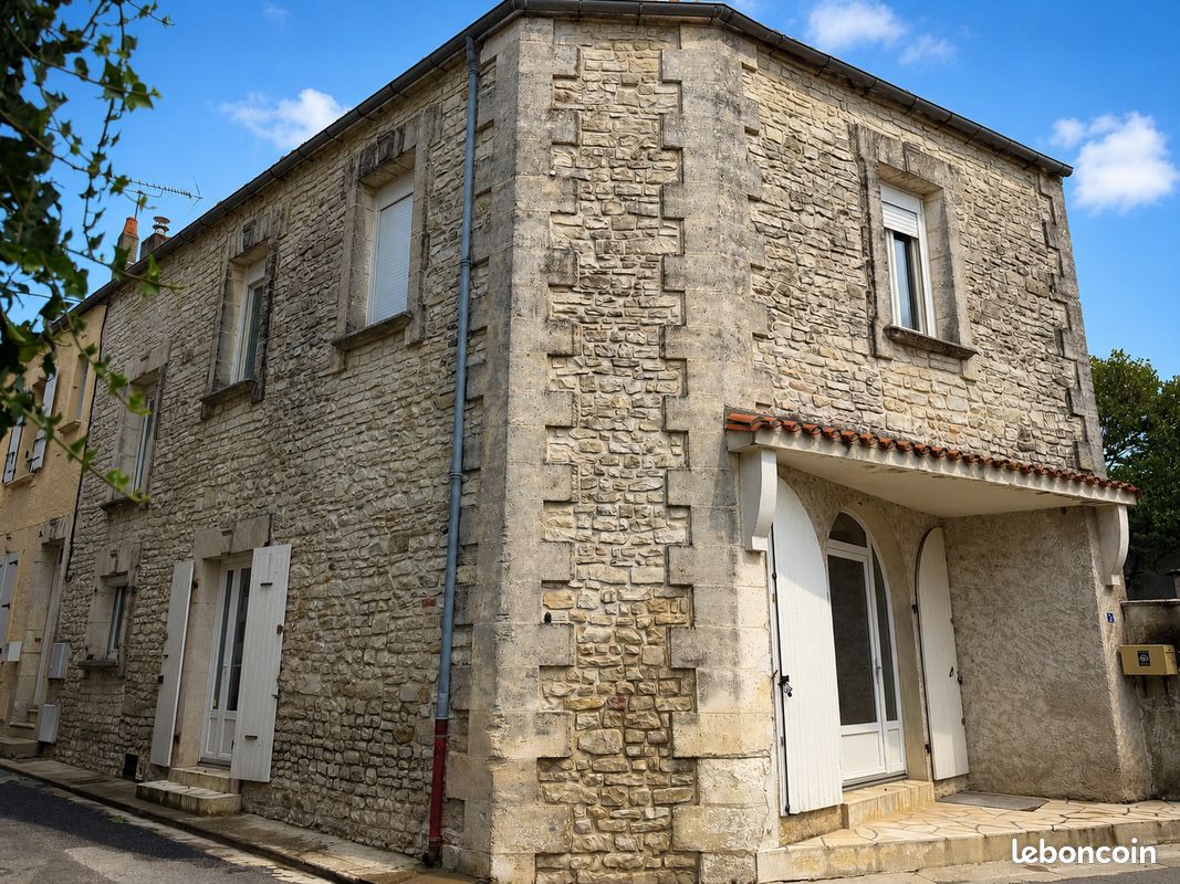 Maison 4 pièces 80 m² · à Mansle-les-Fontaines · 80 m² · 89 900 €