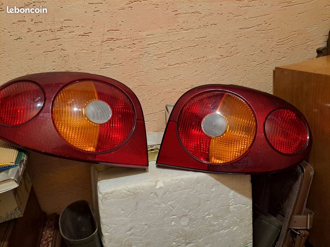 Feux arrière megane (image 1)