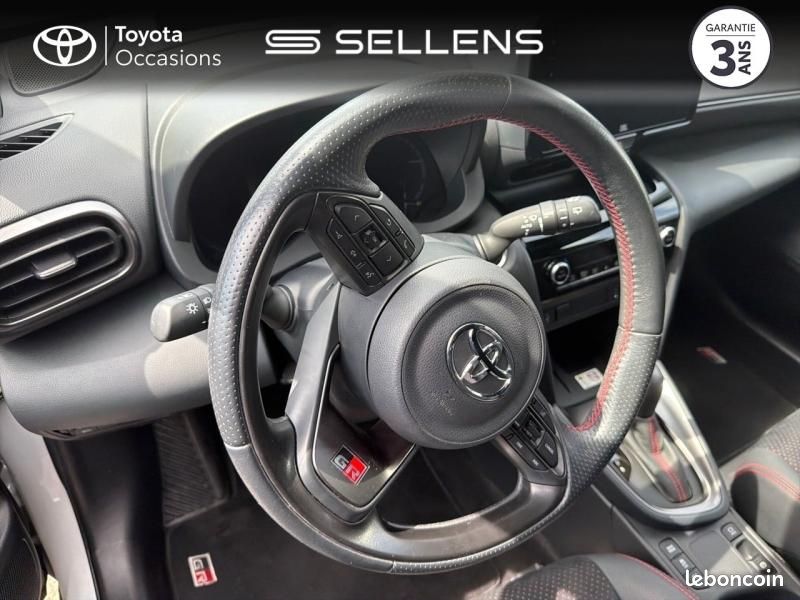 Toyota Yaris Cross 116h GR Sport MY22 (image 9)