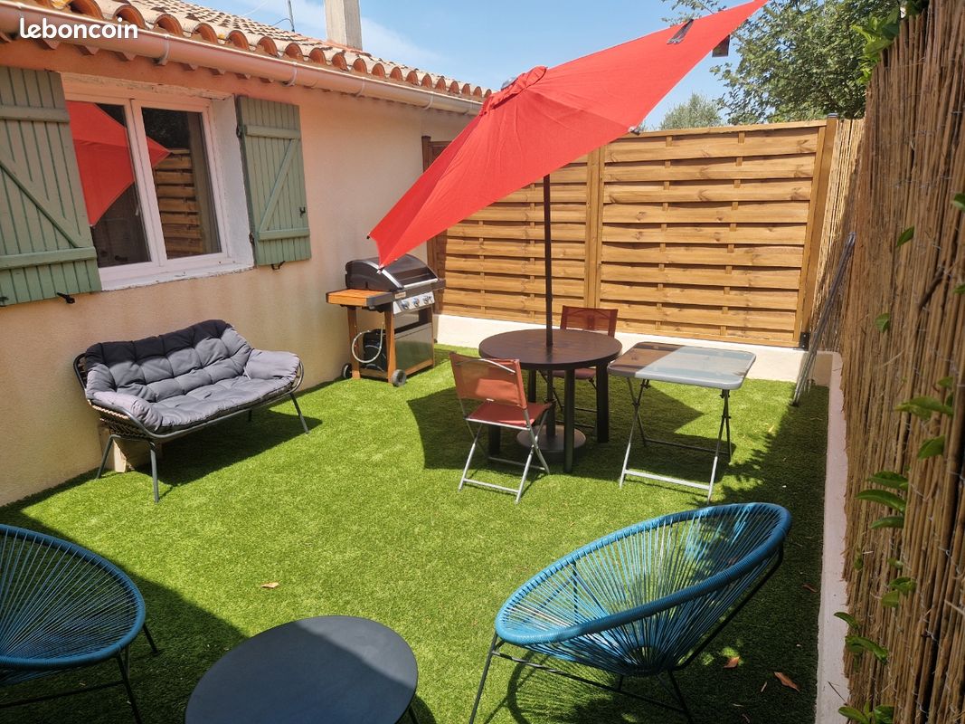 Appartement avec terrasse et piscine (image 1)