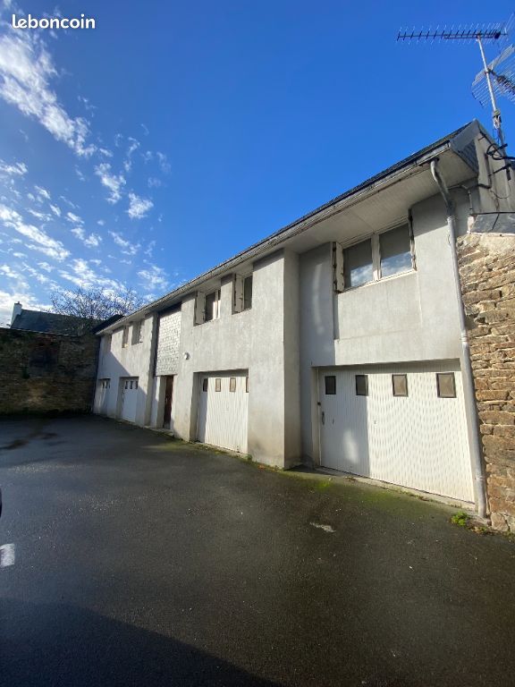 Parking 15 m² · à Quimper · 15 m² · 98 €/mois