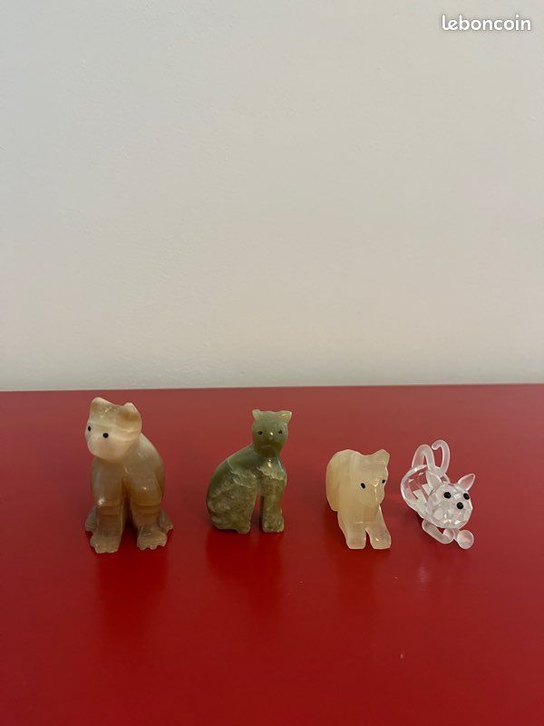 Lot figurines chats en pierre et verre (image 1)