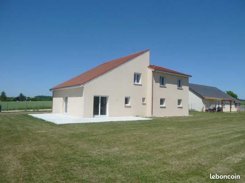 Maison 6 pièces 189 m² · à Réméréville · 189 m² · 1 200 €