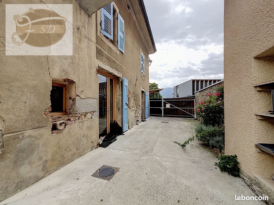 Maison 5 pièces 128 m² · à Barraux · 128 m² · 1 250 €/mois
