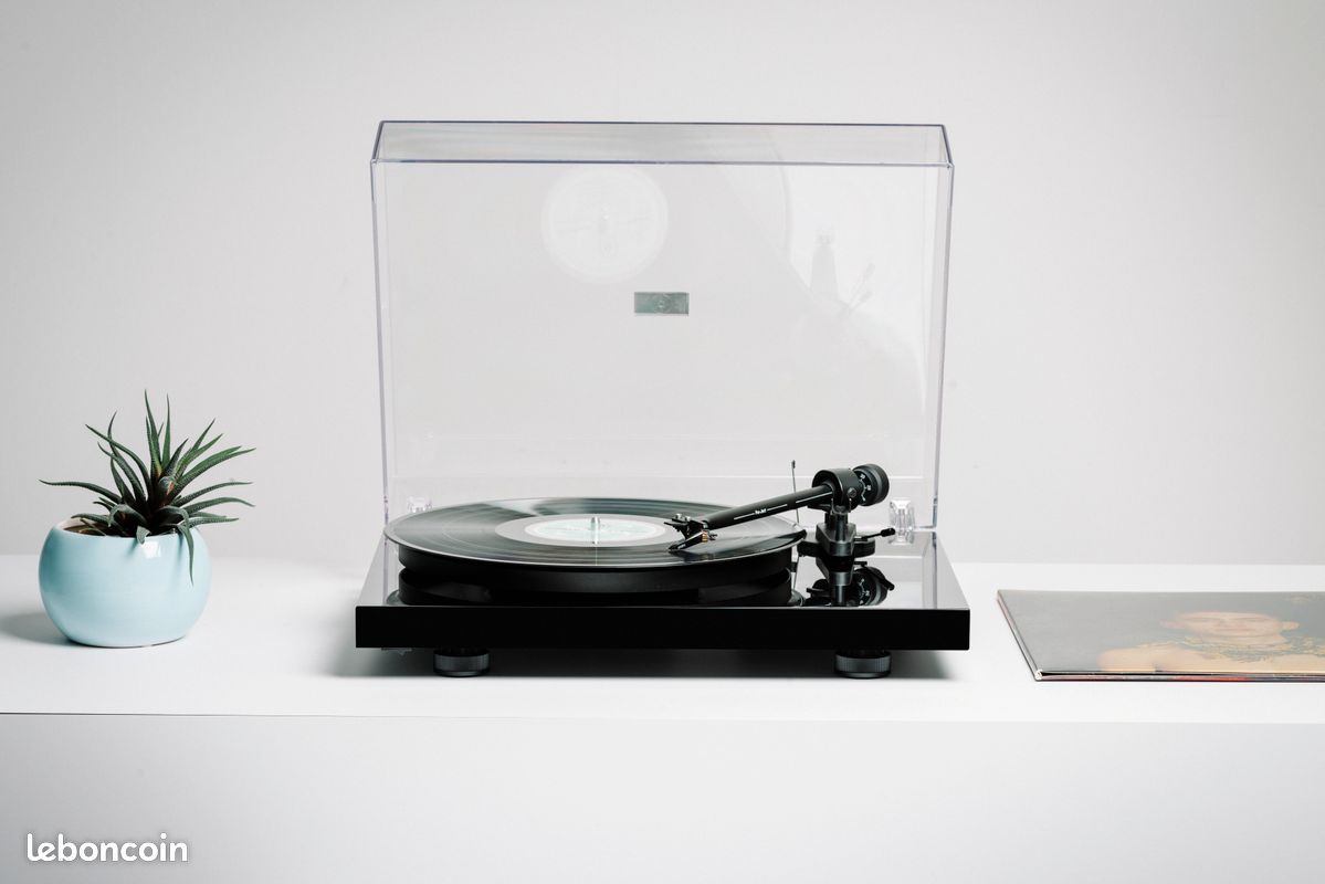 PRO-JECT Debut III REFERENCE - platine vinyle audiophile (image 1)