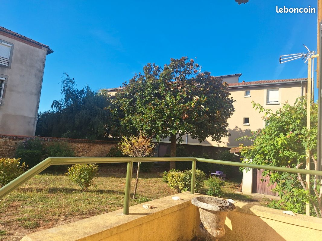 Appartement 4 pièces 95 m² · à Saint-Junien · 95 m² · 798 €