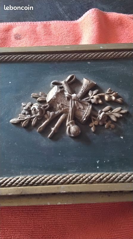 Boite bois et platre orné de décor en relief style louis XVI (image 2)