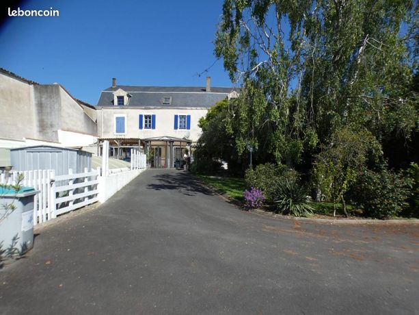 Maison 8 pièces 244 m²