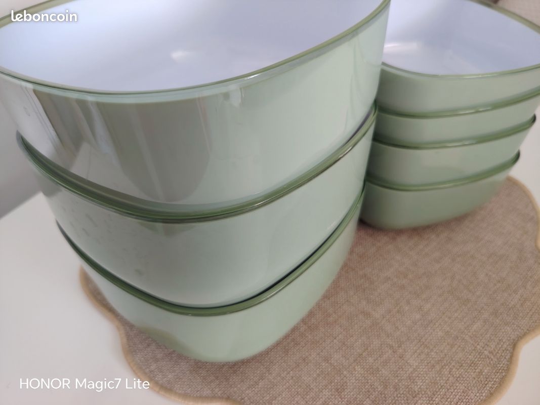 Lot de 8 assiettes et 7 saladiers (image 1)