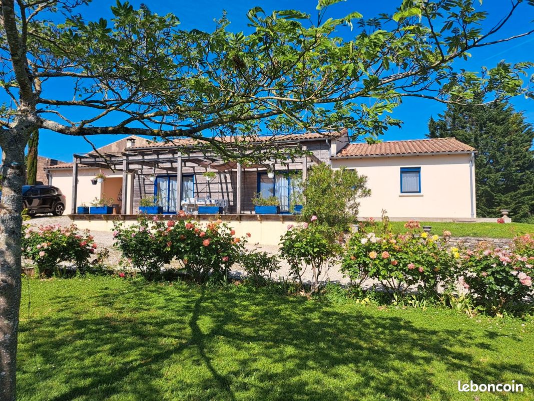 Maison 5 pièces 155 m² · à Champdeniers · 155 m² · 249 000 €