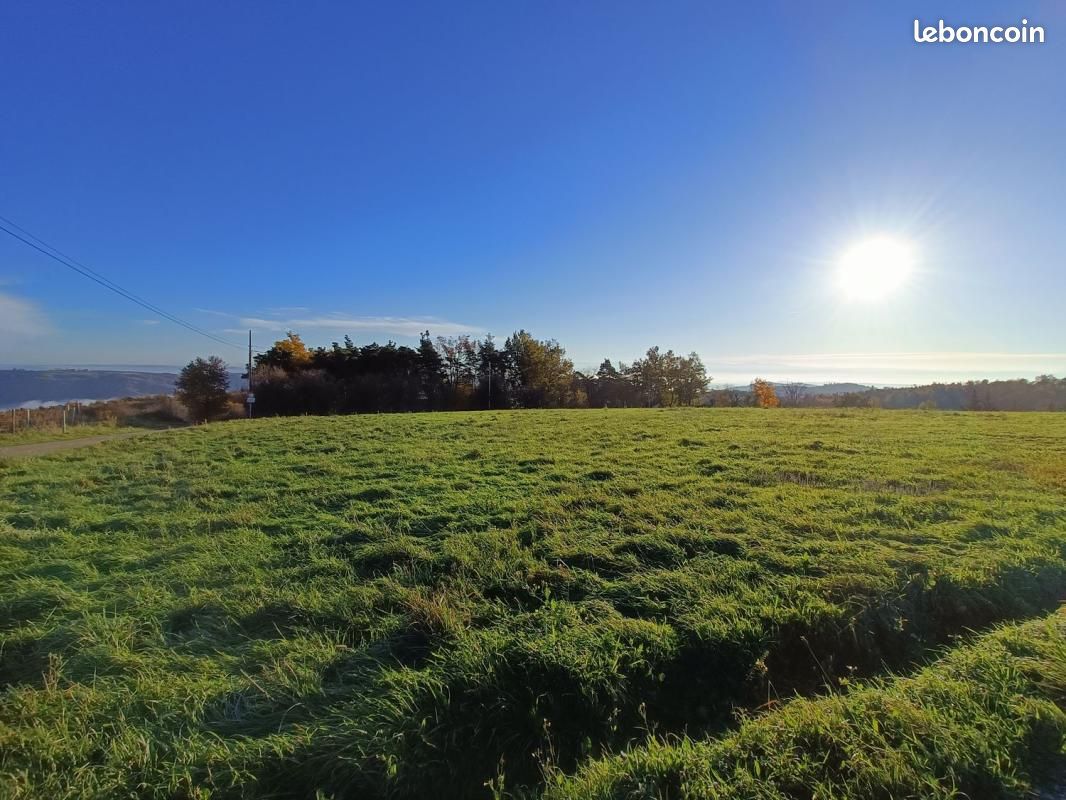 Terrain 1 673 m² Vion · 91 000 €