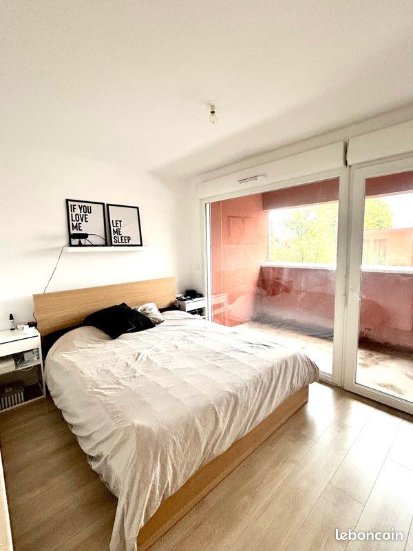 Bel appartement récent de 85 m² avec 2 balcons et 2 places de parking (image 2)