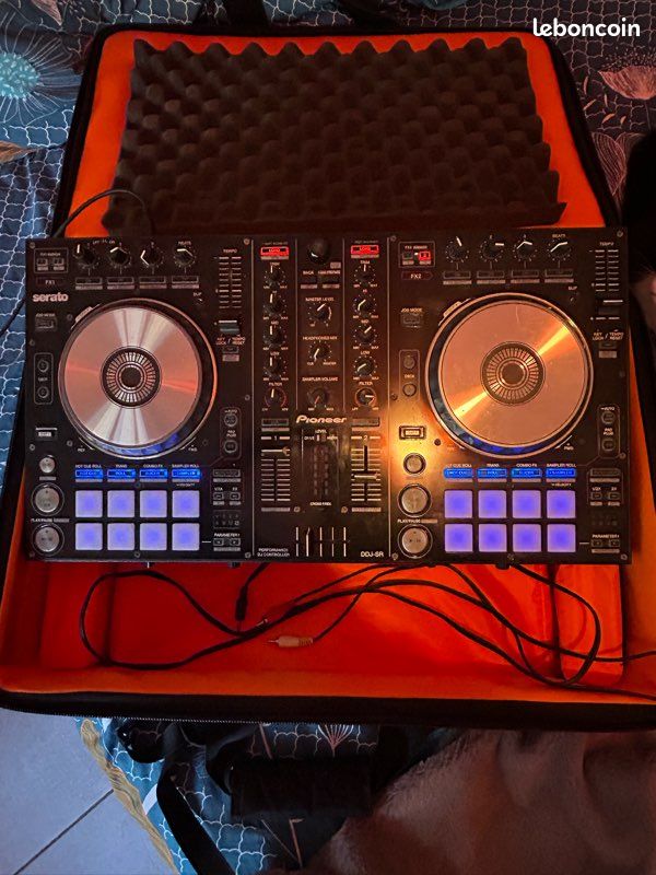 Table de mixage Pioneer DDJ-SR1 (image 1)