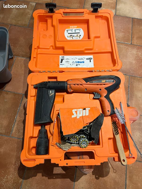 Cloueur SPITFIRE P370 avec chargeur - qualité professionnelle