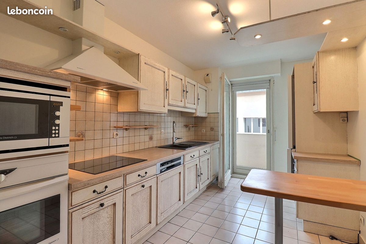 Appartement 3 pièces 73 m² · à Chambéry · 73 m² · 220 000 €