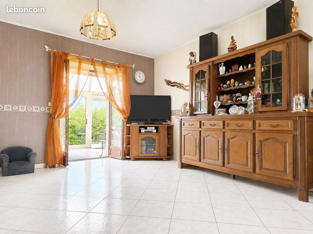 Maison 4 pièces 135 m² · à Cellefrouin · 135 m² · 185 000 €
