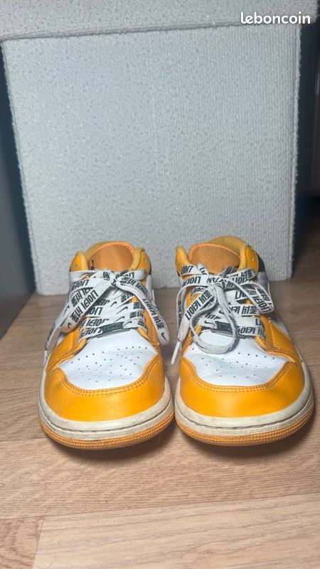 Air Jordan 1 Low Taxi White (image 5)