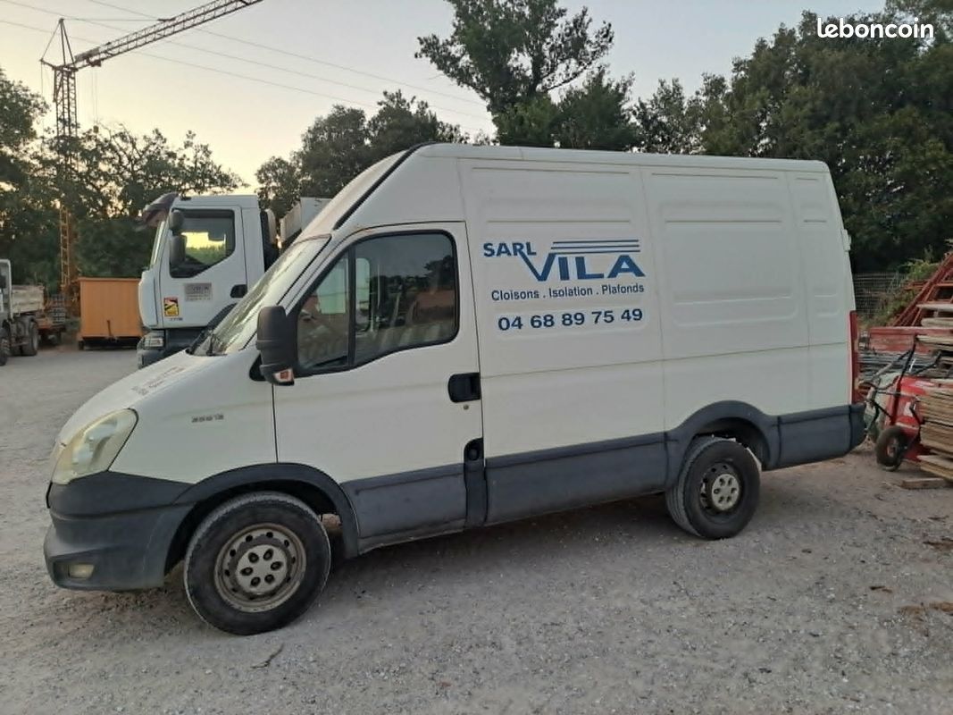 Fourgon iveco daily 35s13 (image 1)
