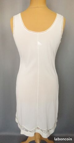 jolie combinaison&fond de robe vintage jolie dentelle 54 fait