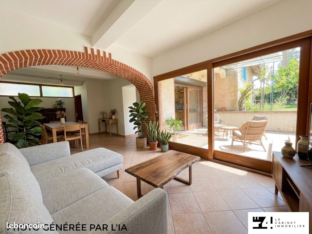 Maison 11 pièces 305 m² · à Le Plan · 305 m² · 169 000 €