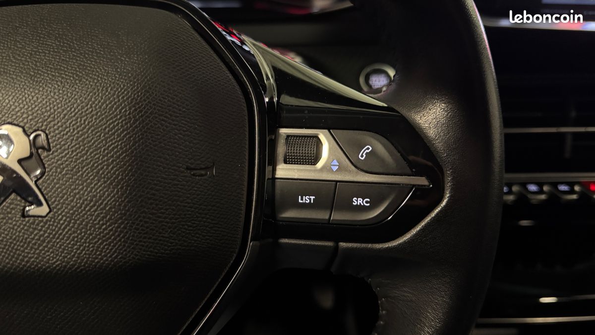 PEUGEOT 2008 GENERATION-I 1.2 PURETECH 130ch ALLURE START-STOP - ATTELAGE - CARPLAY (image 15)