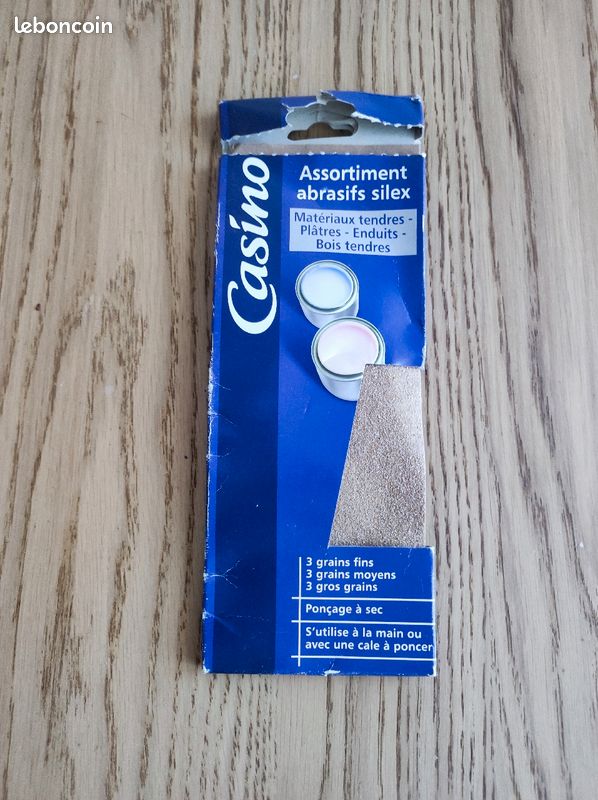 Assortiment feuilles abrasives Casino en TBE (image 1)