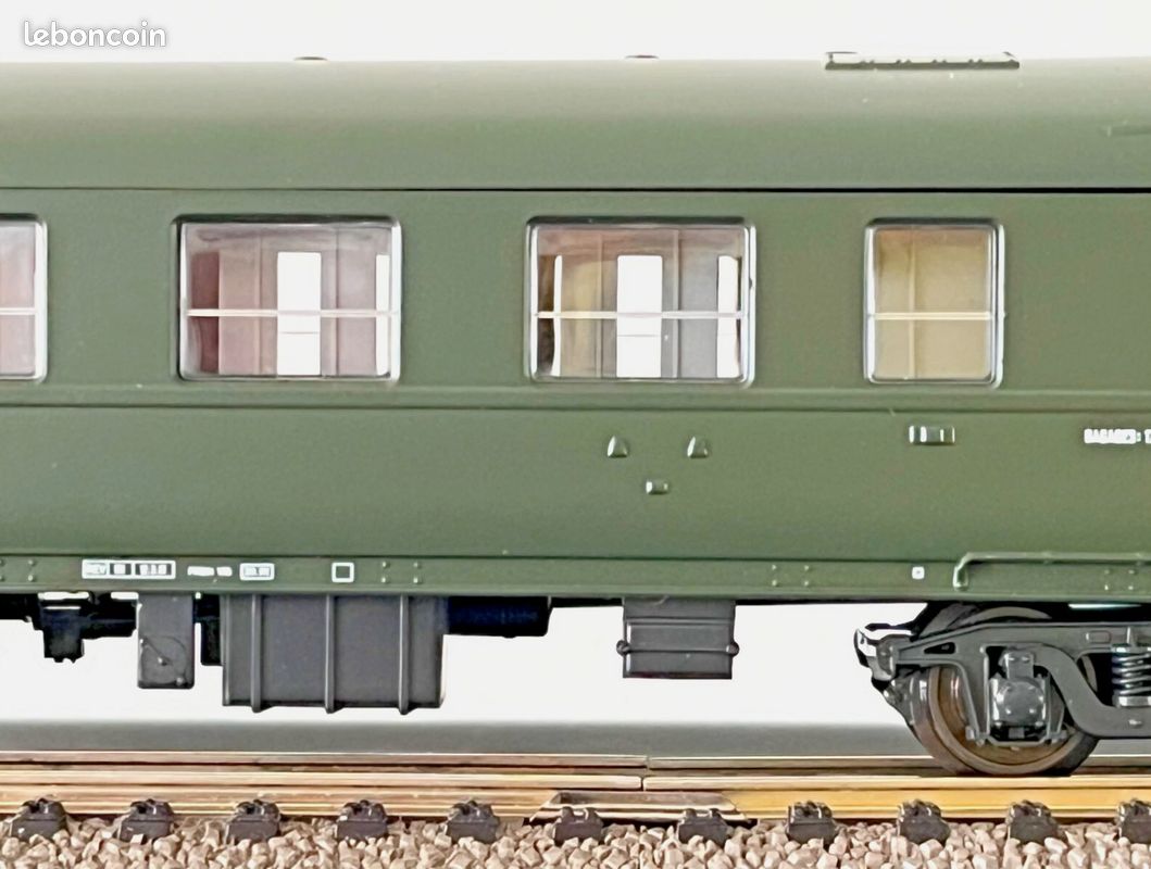 Rame Roco VOITURE SNCF 1ère/2ème Classe - Epoque III - HO - Neuve (44218A)